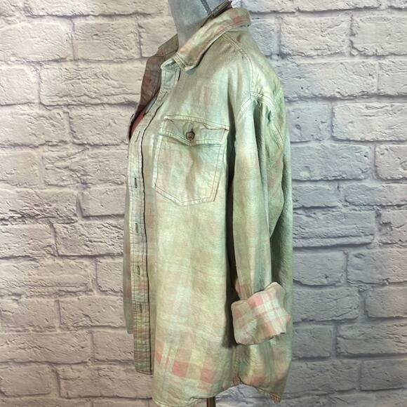 Reworked/upcycled flannel shirt - Picture 4 of 9